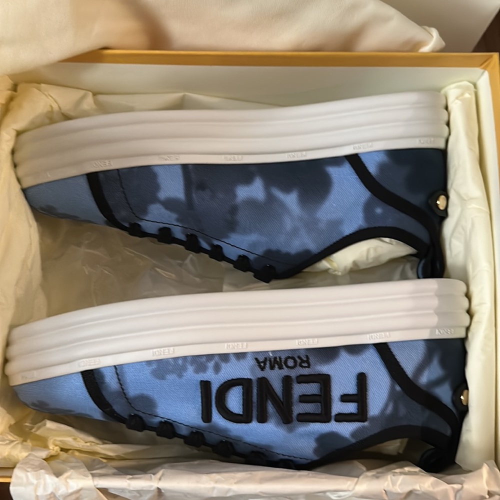 - Fendi 39.5 tie dye sneakers cute blue HORTENSIA